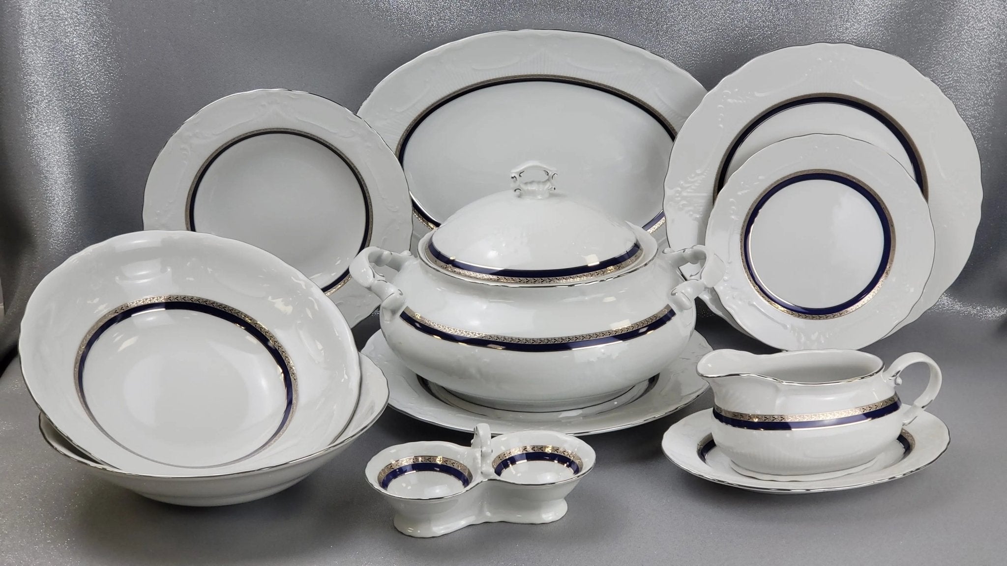 Porcelain Dinner Set for 6 Persons.