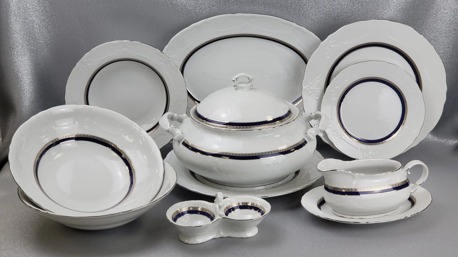 The porcelain dinner set for 6 persons, Vicomte, "Platina line" by Thun 1794 a.s.
