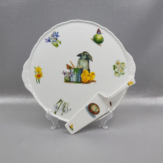 The porcelain flat serving plate for pizza / cake with spatula, Easter decor (rabbit) by Jeremy. Size 30x33 cm.