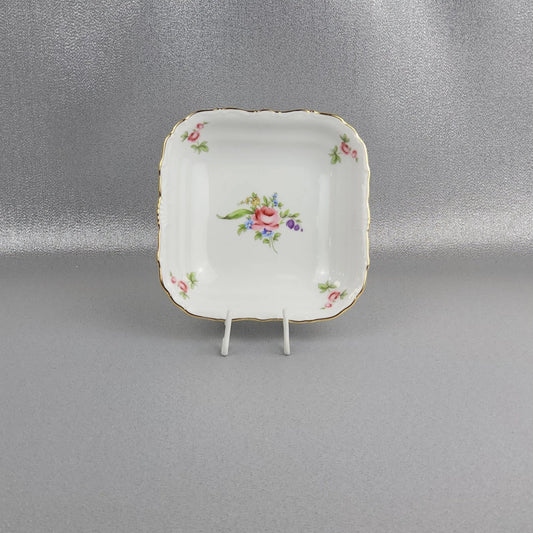 The porcelain serving square bowl, "Meissen flowers" by Thun 1794 a.s.. Size 16x16 cm.
