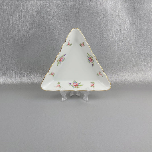 The porcelain serving triangle bowl, "Meissen flowers" by Thun 1794 a.s.. Size 16 cm.