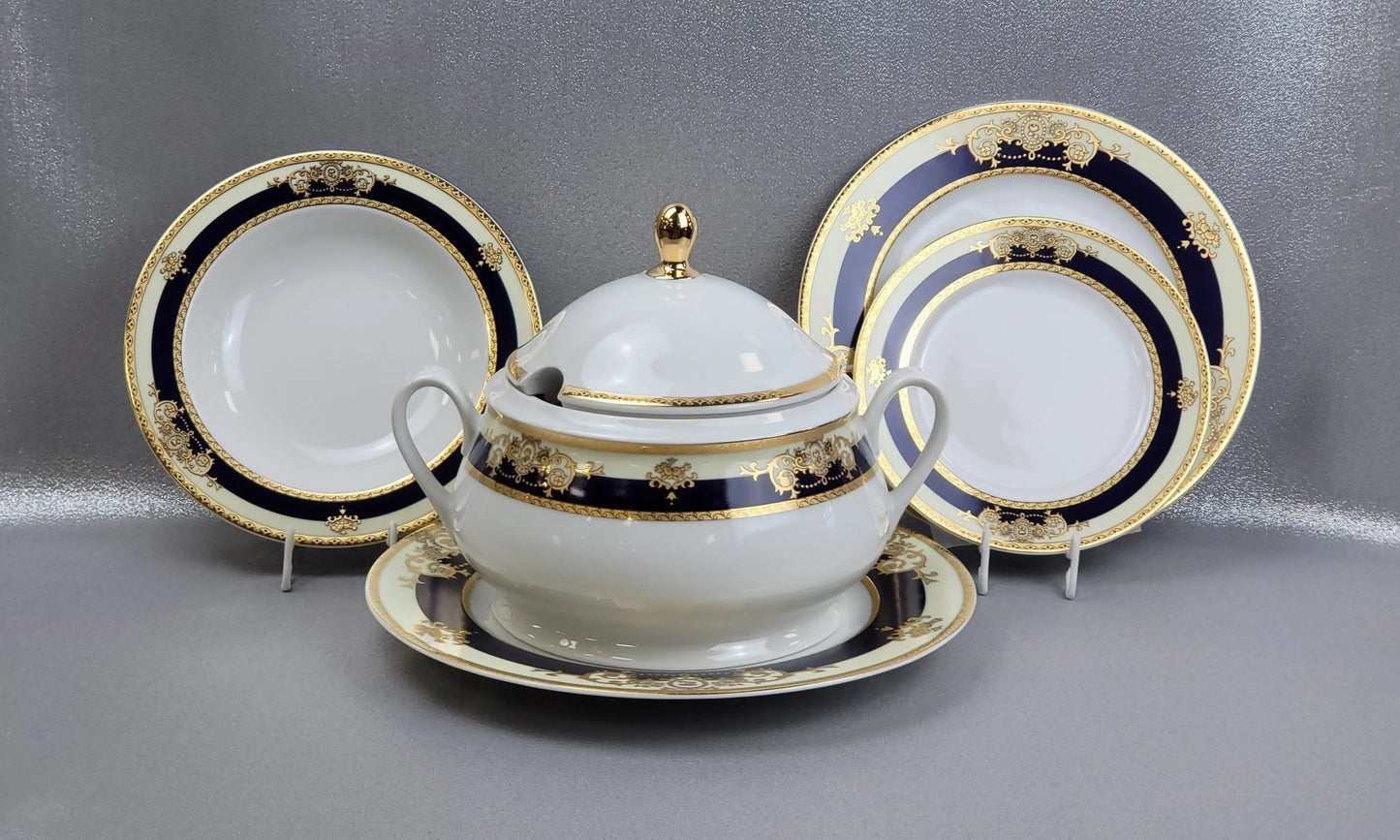 The porcelain dinner set for 6 persons, Jana by Thun 1794 a.s.