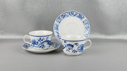 The porcelain tea set for 6 persons, Natalie, "Blue Onion" by Thun 1794 a.s..