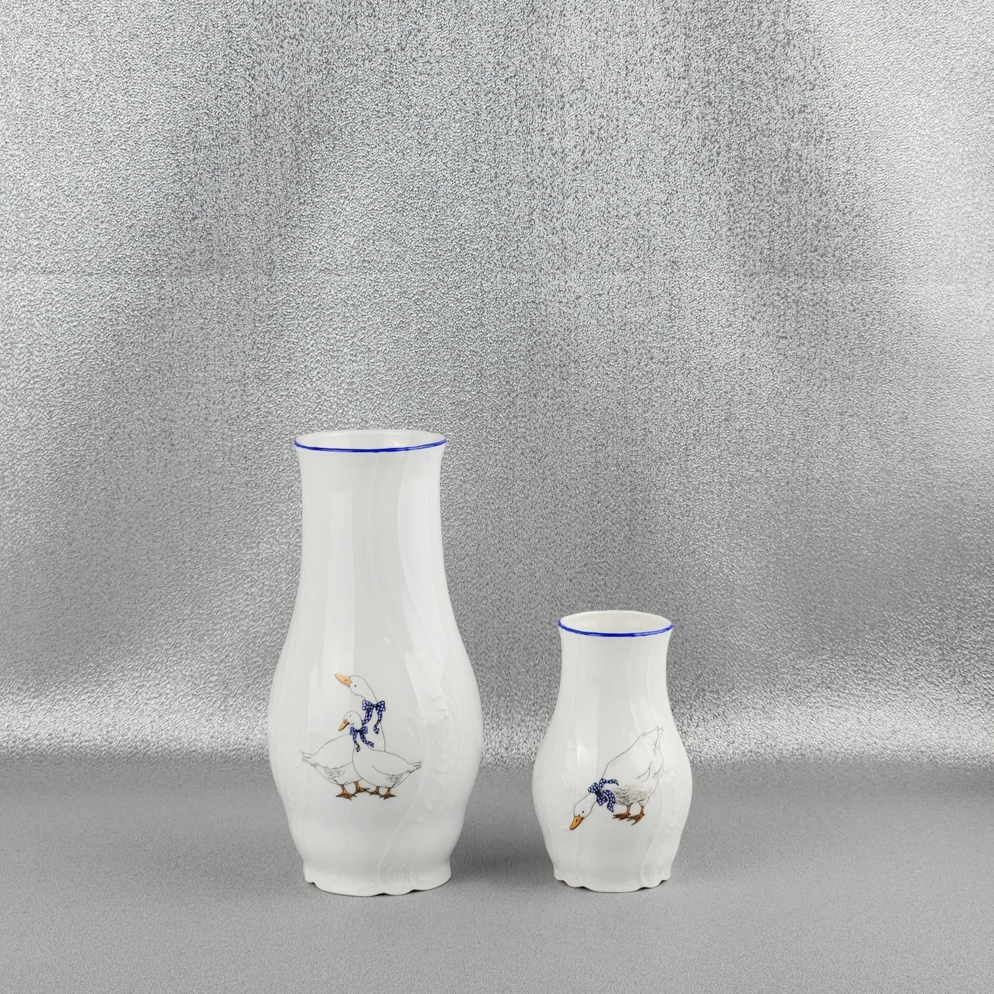 The Porcelain Vase, Bernadotte, 11.5 cm by Thun 1794 a.s.